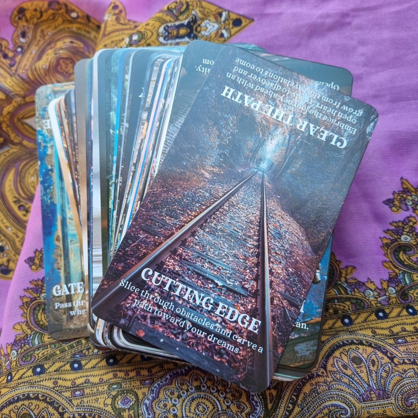 Clarifying Life Situations Oracle Cards