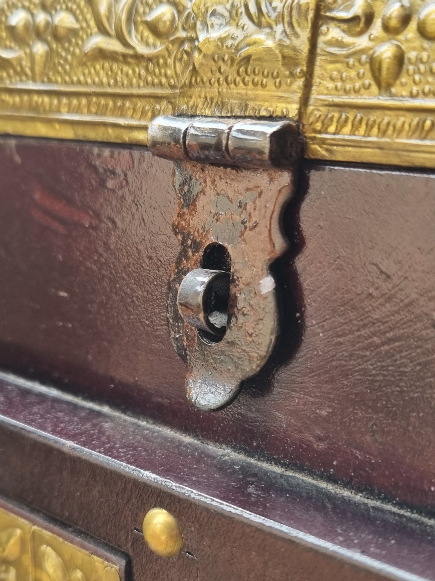 Embossed Keepsake / Jewelry Box