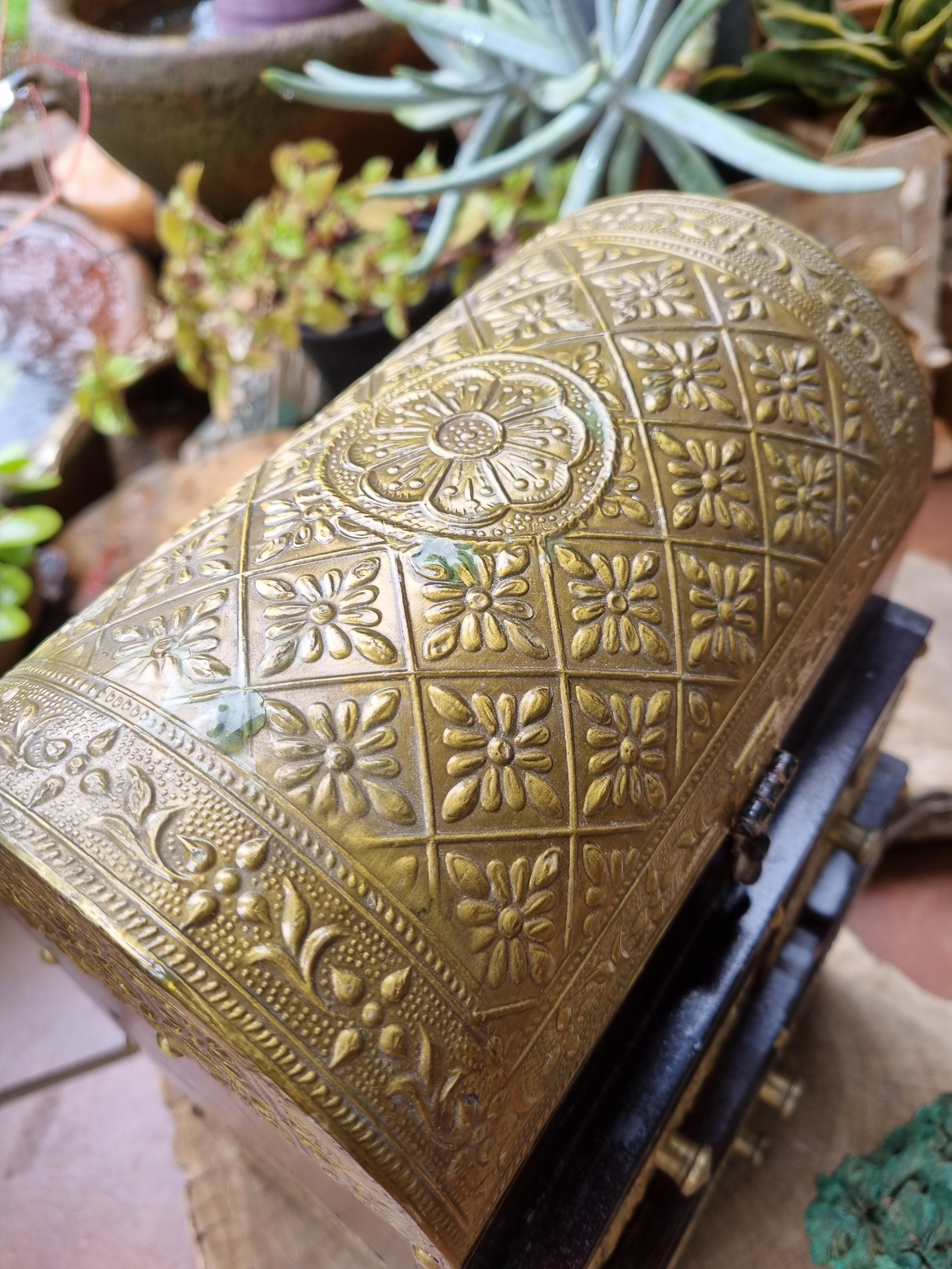 Embossed Keepsake / Jewelry Box