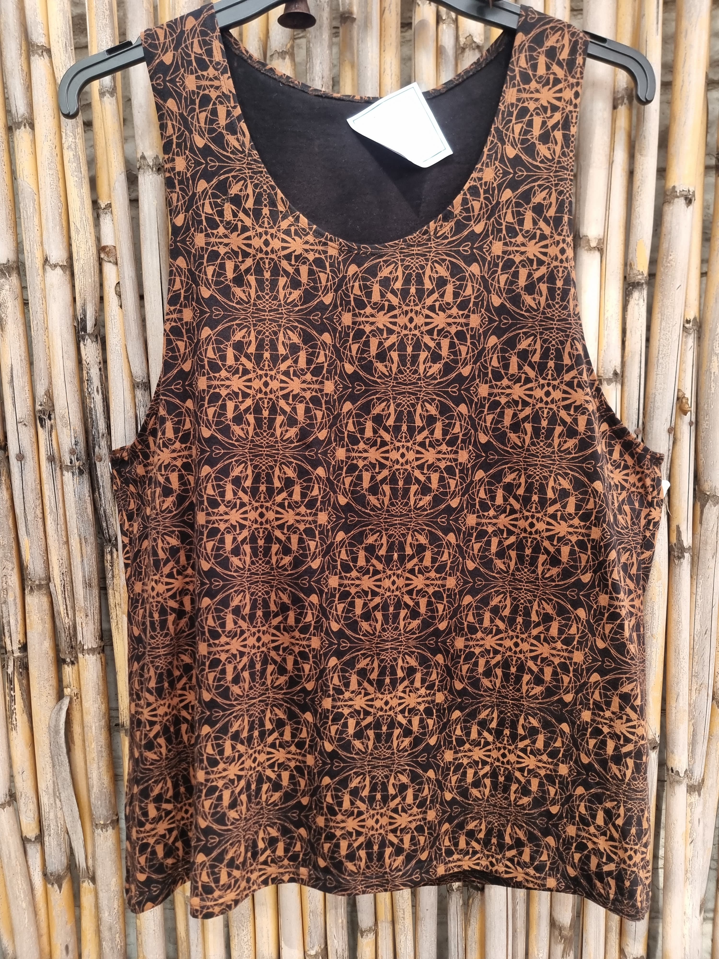 Sleeveless Geometric Tank Top