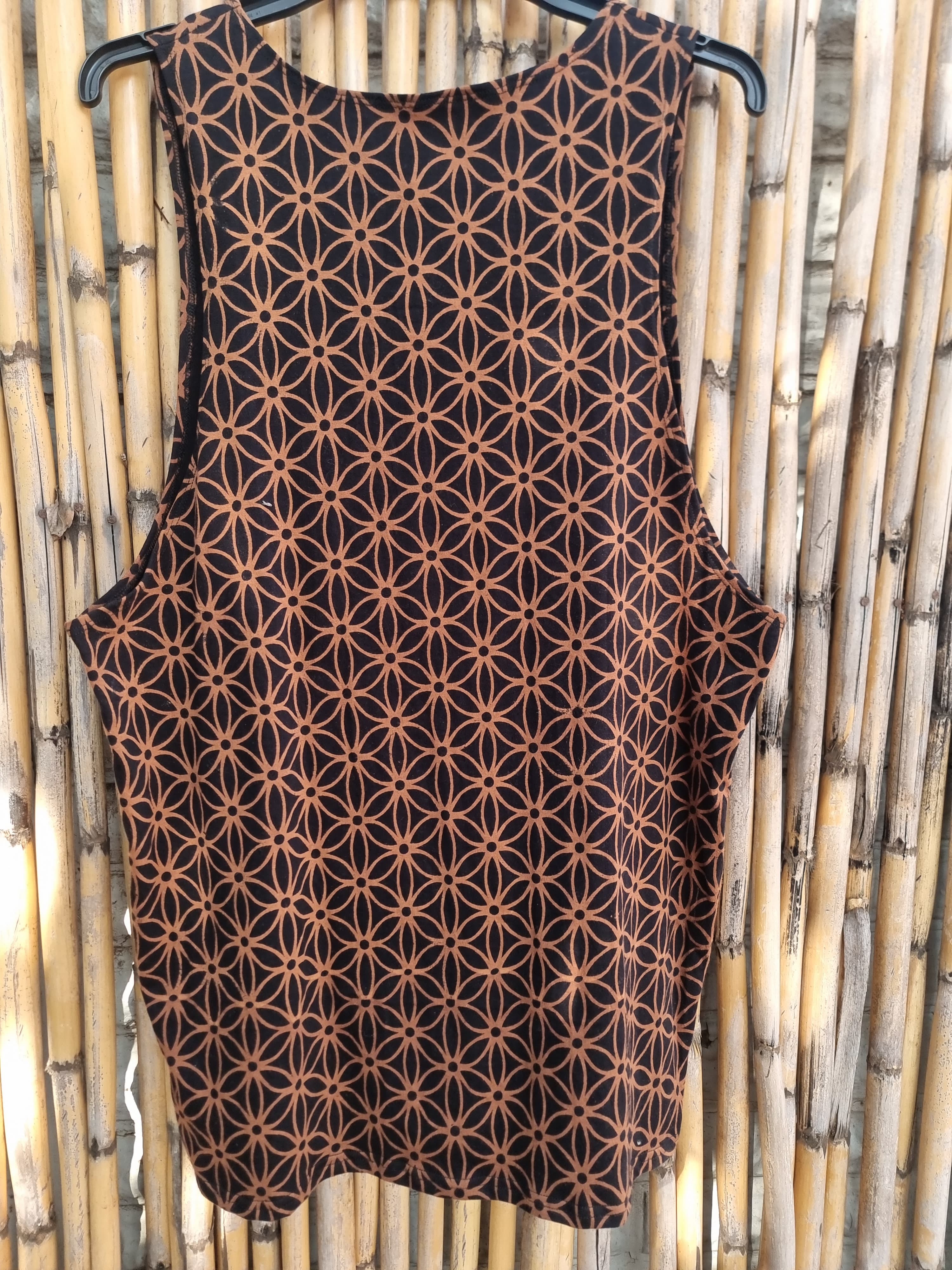 Sleeveless Geometric Tank Top